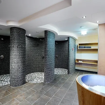 Alpenhotel Perner ホテル 4*
